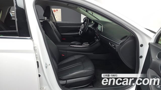 Hyundai Sonata 2022 — photo 17