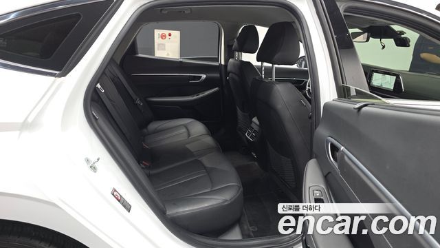 Hyundai Sonata 2022 — photo 18