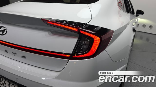 Hyundai Sonata 2022 — photo 9