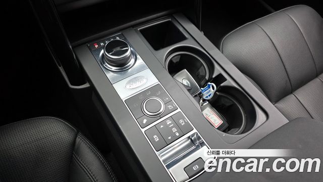 Land Rover Discovery 2019 — photo 9