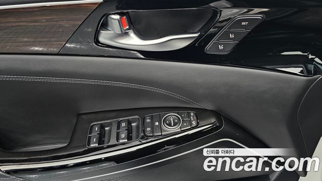 Kia K7 2019 — photo 24