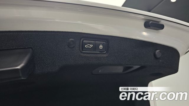 Kia K7 2019 — photo 26