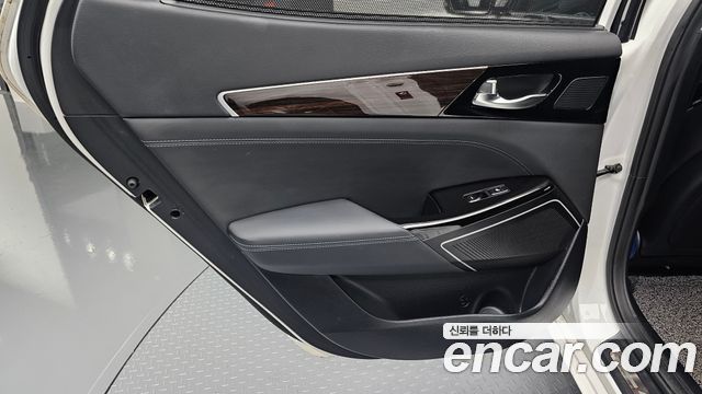 Kia K7 2019 — photo 15