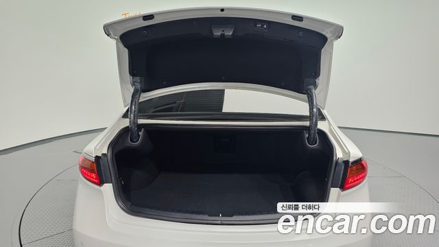 Kia K7 2019 — photo 30