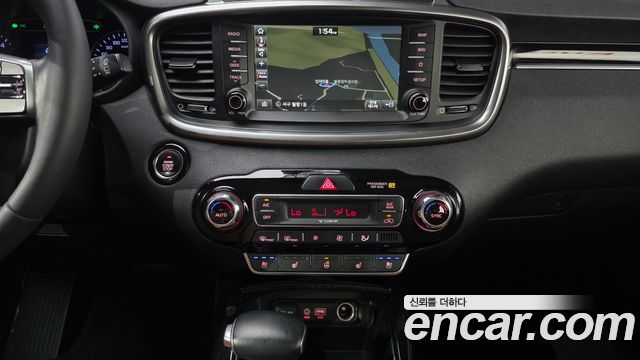 Kia Sorento 2018 — photo 24
