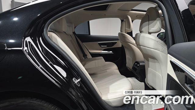 Mercedes-Benz E-Class 2024 — photo 17