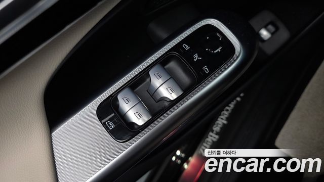 Mercedes-Benz E-Class 2024 — photo 35