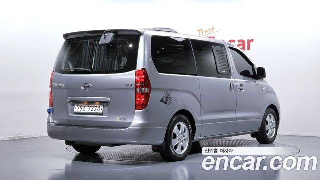 Hyundai Starex 2015 — photo 2