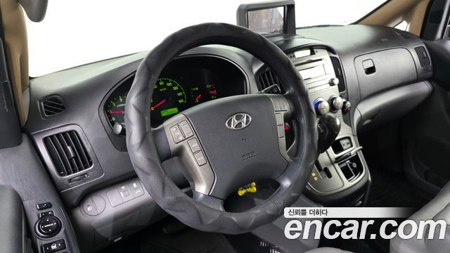 Hyundai Starex 2015 — photo 12
