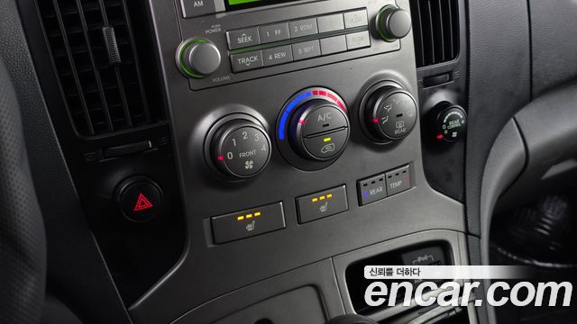 Hyundai Starex 2015 — photo 18