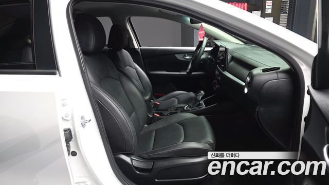 Kia K3 2022 — photo 17