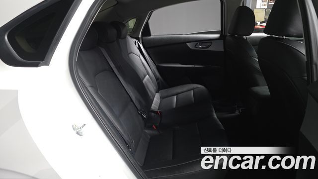 Kia K3 2022 — photo 18