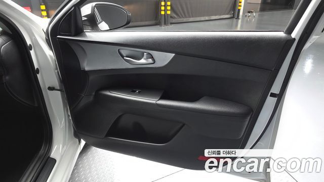 Kia K3 2022 — photo 14