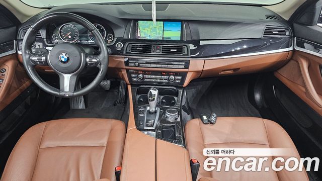 BMW 5-Series 2016 — photo 10