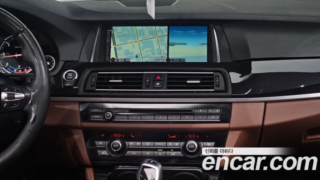 BMW 5-Series 2016 — photo 20