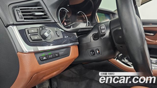 BMW 5-Series 2016 — photo 22