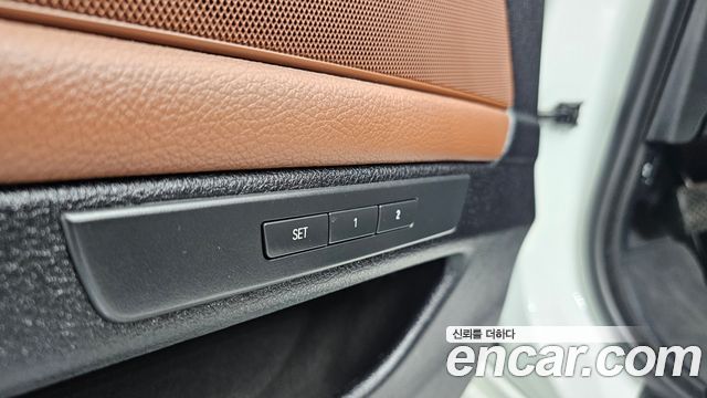 BMW 5-Series 2016 — photo 28