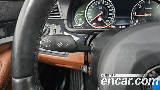 BMW 5-Series 2016 — photo 31