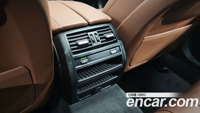 BMW 5-Series 2016 — photo 34