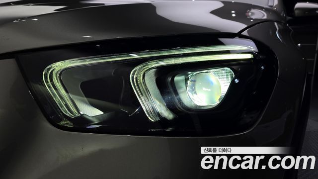 Mercedes-Benz GLE-Class 2022 — photo 8