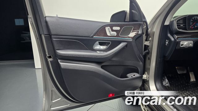 Mercedes-Benz GLE-Class 2022 — photo 14