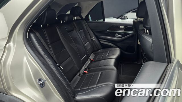 Mercedes-Benz GLE-Class 2022 — photo 16