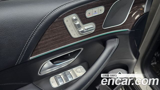 Mercedes-Benz GLE-Class 2022 — photo 27