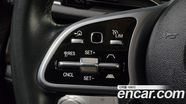 Mercedes-Benz GLE-Class 2022 — photo 30
