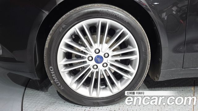 Ford Fusion 2014 — photo 5