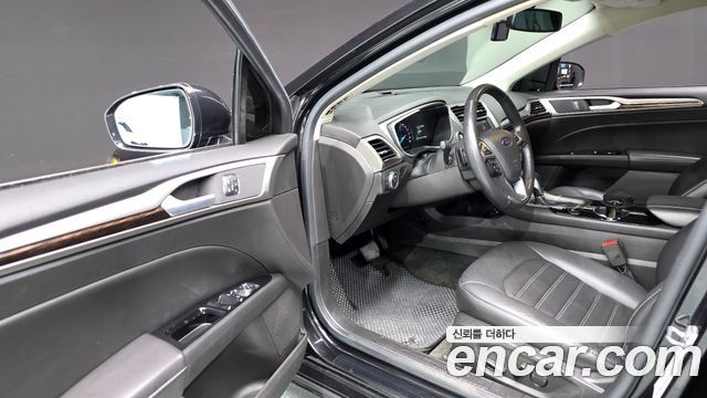 Ford Fusion 2014 — photo 11