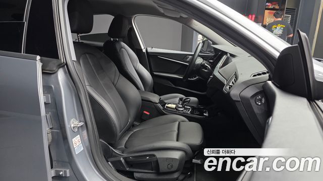 BMW 2-Series 2023 — photo 17