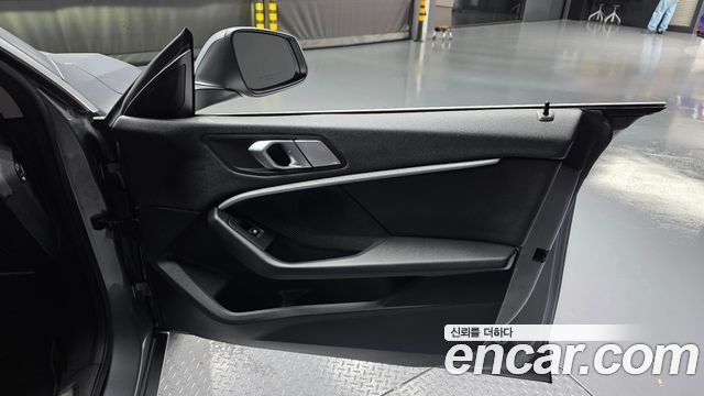 BMW 2-Series 2023 — photo 15