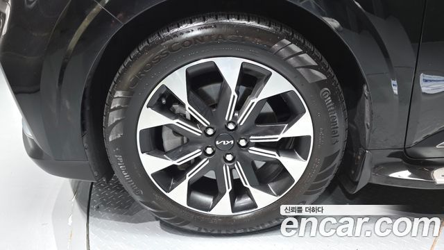 Kia Canival 2023 — photo 5