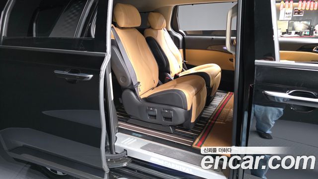Kia Canival 2023 — photo 18