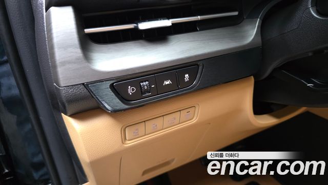 Kia Canival 2023 — photo 25