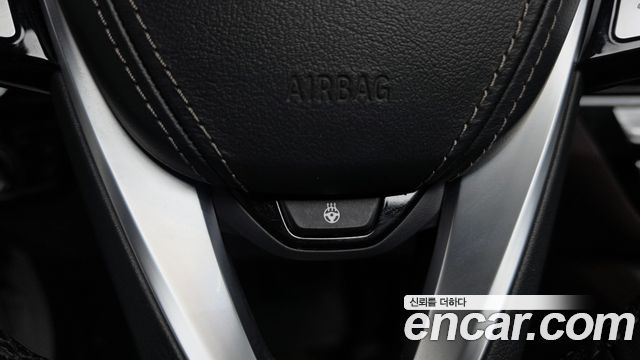 BMW 5-Series 2022 — photo 12