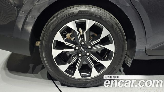 Kia Canival 2023 — photo 5