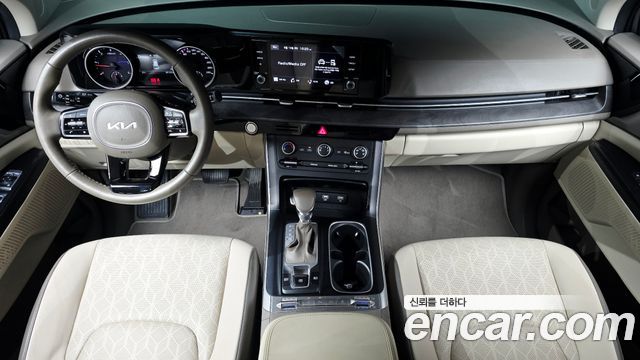 Kia Canival 2023 — photo 7