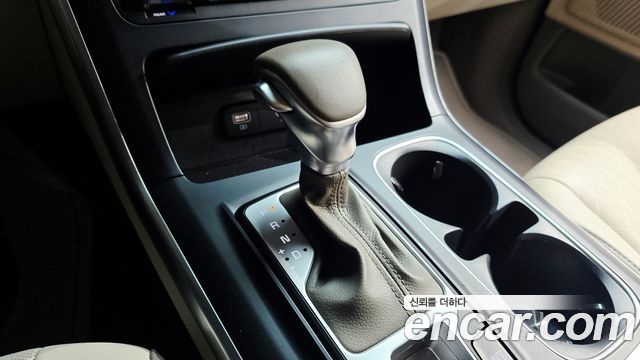 Kia Canival 2023 — photo 9