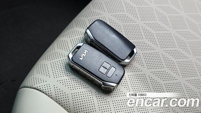 Kia Canival 2023 — photo 17