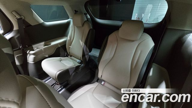Kia Canival 2023 — photo 19