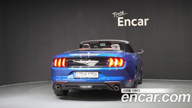 Ford Mustang 2023 — photo 4