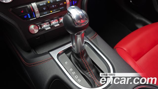 Ford Mustang 2023 — photo 9