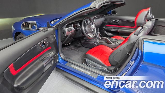 Ford Mustang 2023 — photo 10