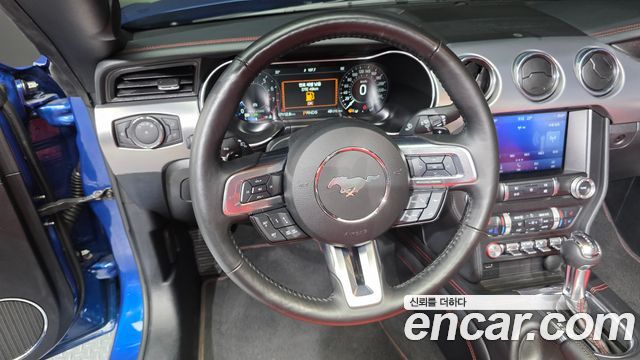 Ford Mustang 2023 — photo 13