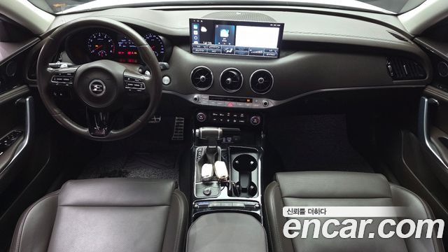Kia Stinger 2018 — photo 10