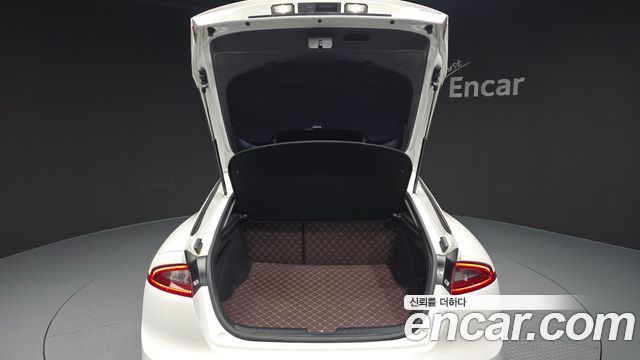Kia Stinger 2018 — photo 26
