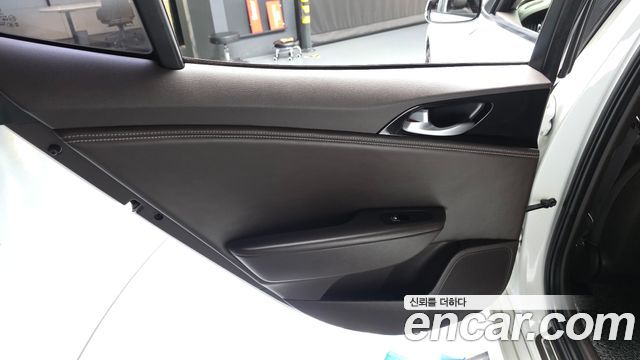 Kia Stinger 2018 — photo 15