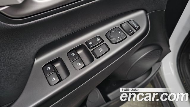 Hyundai Kona 2018 — photo 28