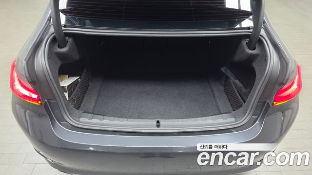 BMW 3-Series 2022 — photo 24